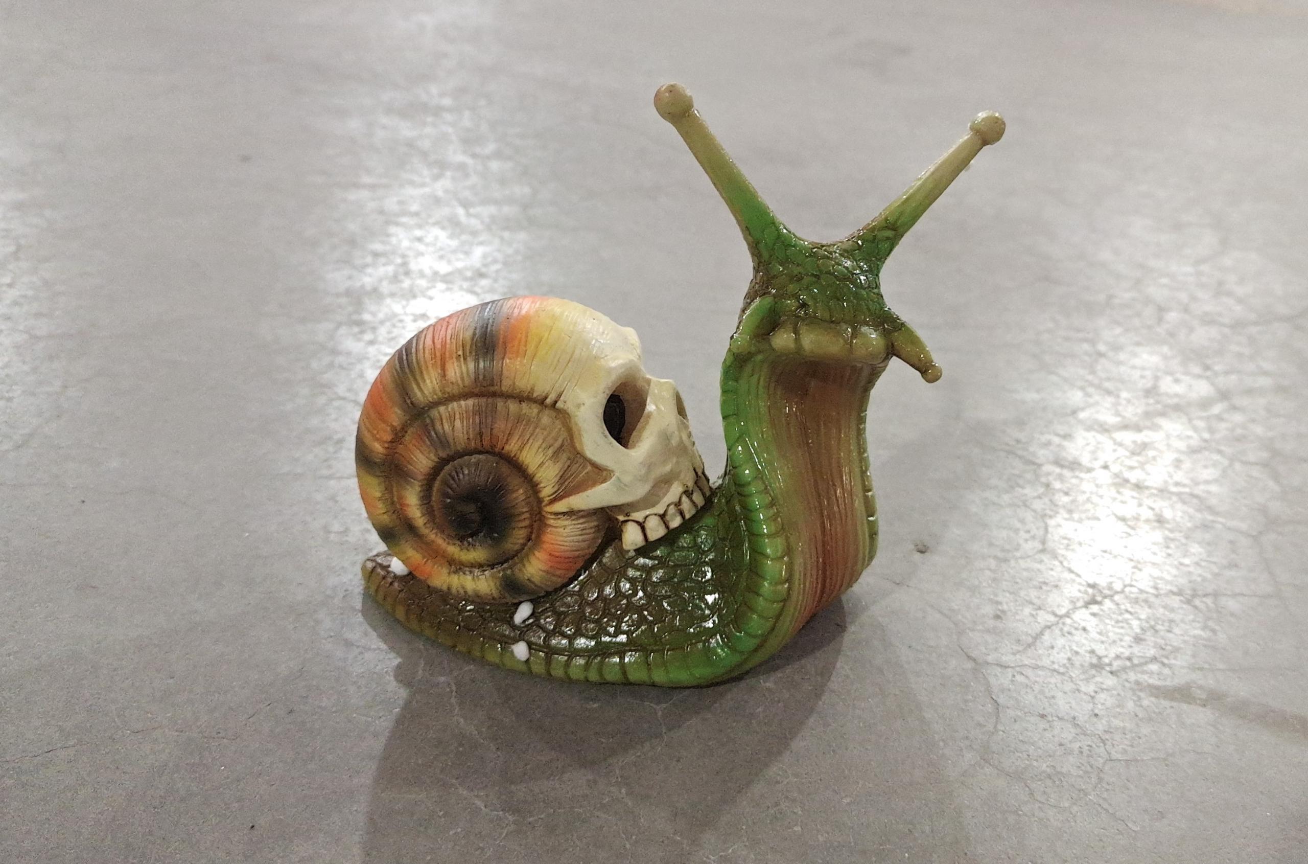 SNUGLUS Snail & Skull  Spooky Garden Figurine